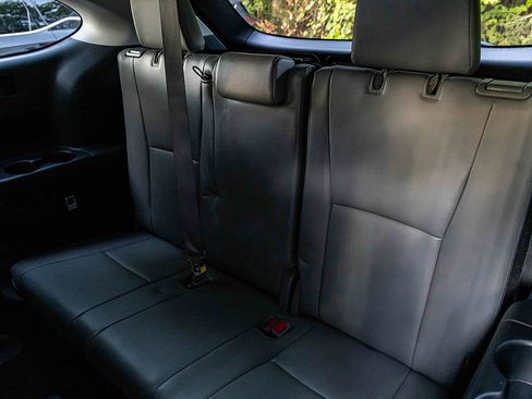 Used 2023 Toyota Highlander AWD image 22
