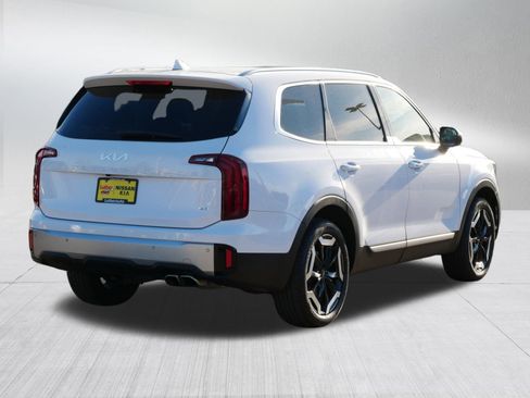 Used 2023 Kia Telluride S image 7