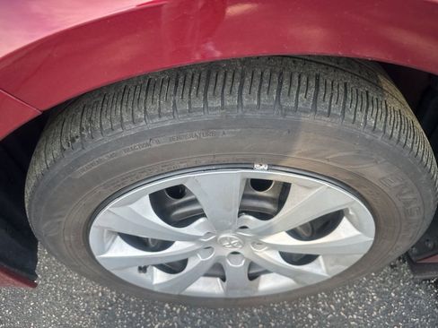 Used 2022 Toyota Corolla LE image 4