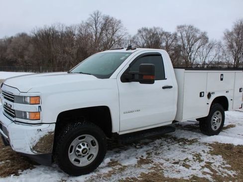 Used 2015 Chevrolet Silverado 2500 W/T w/ WT Convenience Package image 2