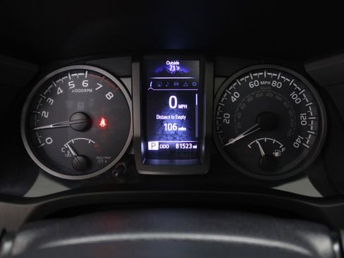 Used 2016 Toyota Tacoma TRD Sport w/ Premium & Technology Package image 38