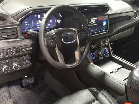 Used 2023 GMC Yukon XL Denali w/ Max Trailering Package image 10