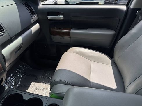 Used 2010 Toyota Tundra Limited AWD/4WD image 30