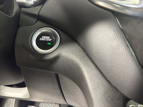 Used 2022 Chevrolet Equinox LT FWD image 18