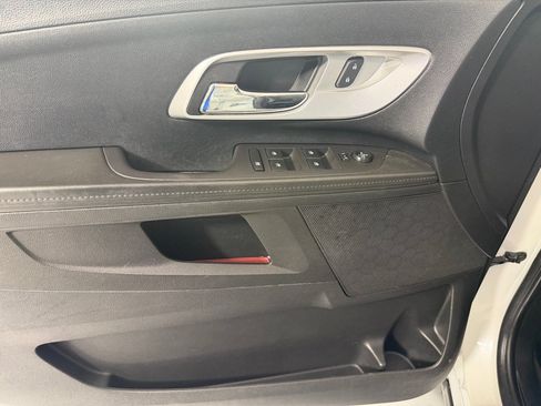Used 2017 Chevrolet Equinox LT w/ Convenience Package FWD image 11