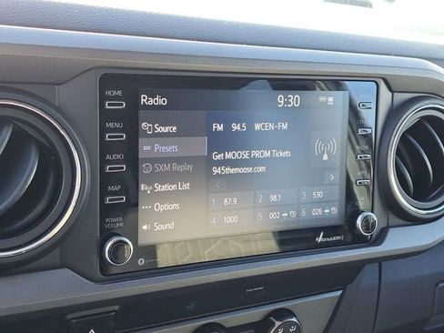 Used 2020 Toyota Tacoma TRD Sport w/ Technology Package image 12