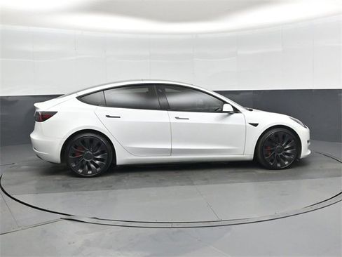 Used 2022 Tesla Model 3 Performance image 2