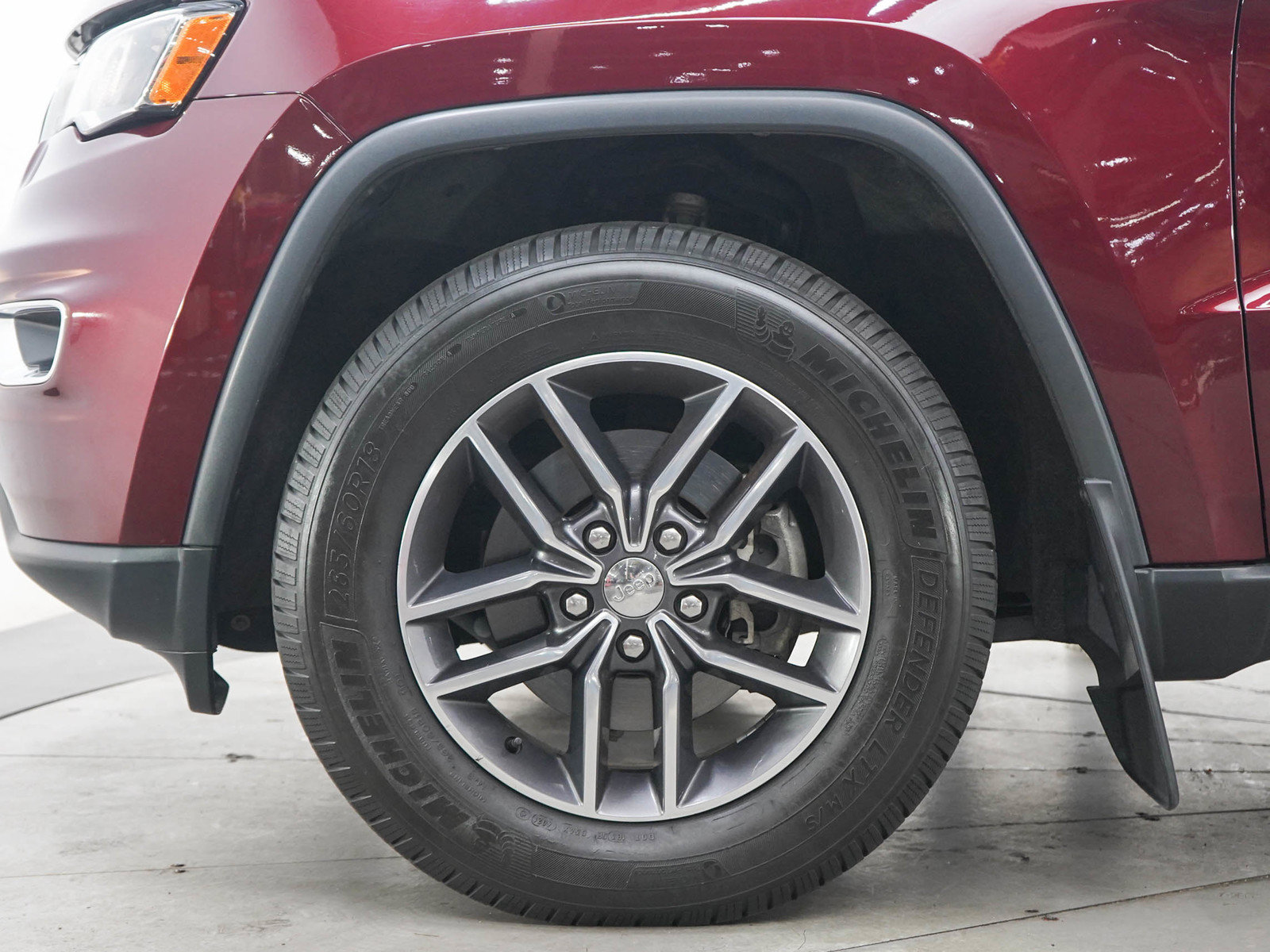 Used 2017 Jeep Grand Cherokee Limited AWD/4WD image 29