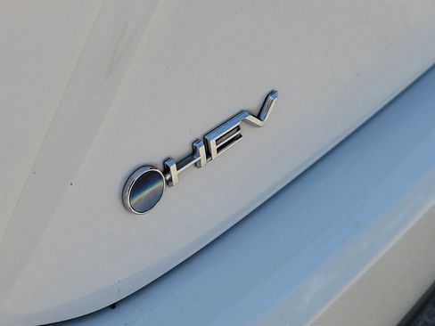 Used 2025 Toyota Camry LE image 7