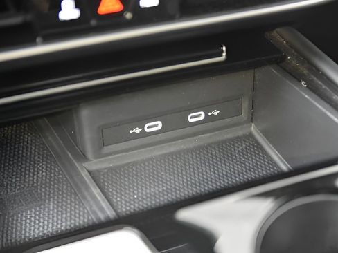 Used 2024 Volkswagen Atlas SE image 28