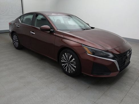 Used 2023 Nissan Altima 2.5 SV image 11