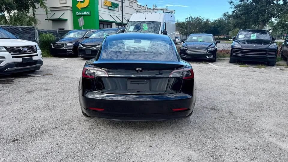 Used 2023 Tesla Model 3 Standard Range RWD image 3