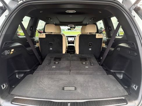Used 2024 Jeep Grand Cherokee L Limited w/ Luxury Tech Group II AWD/4WD image 11