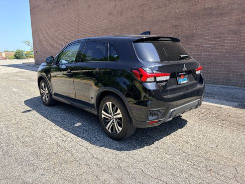 Used 2025 Mitsubishi Outlander Sport ES AWD/4WD image 3