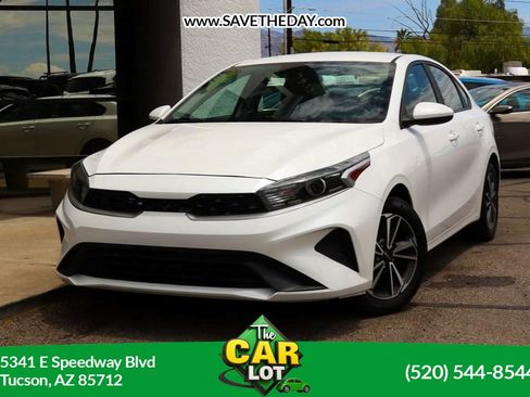 Used 2022 Kia Forte LXS FWD image 1