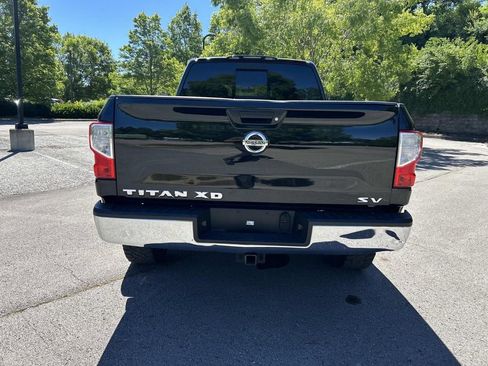 Used 2017 Nissan Titan SV RWD image 6