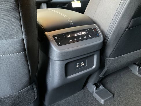 Used 2025 Nissan Pathfinder SV w/ Black Appearance Package image 35