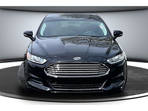 Used 2016 Ford Fusion SE image 4
