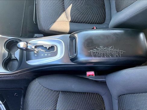 Used 2020 Dodge Journey SE w/ SE Popular Equipment Group FWD image 17