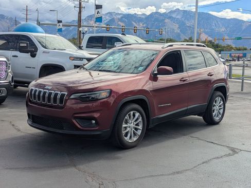 Used 2019 Jeep Cherokee Latitude w/ Popular Appearance Group image 9