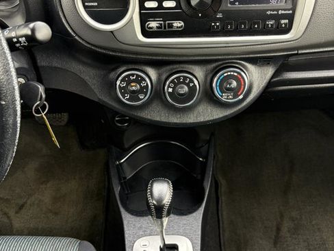 Used 2012 Toyota Yaris SE image 26