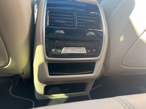 Used 2020 BMW X5 xDrive40i w/ M Sport Package image 9