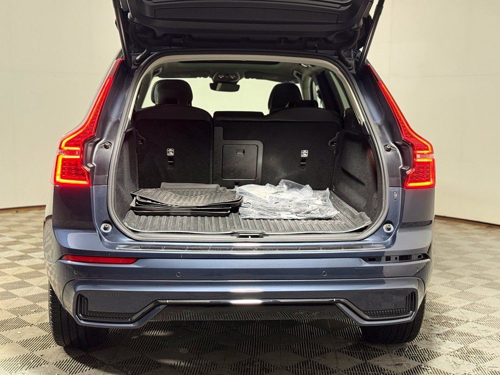 Used 2024 Volvo XC60 B5 Core w/ Protection Package Premier AWD/4WD image 6