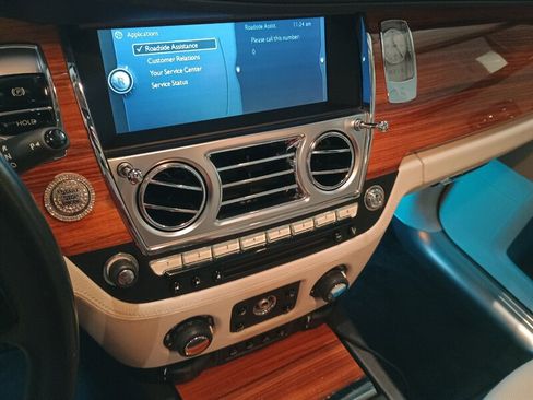 Used 2011 Rolls-Royce Ghost RWD image 12