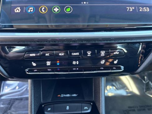 Used 2022 Chevrolet Bolt EUV LT w/ Comfort Package image 26