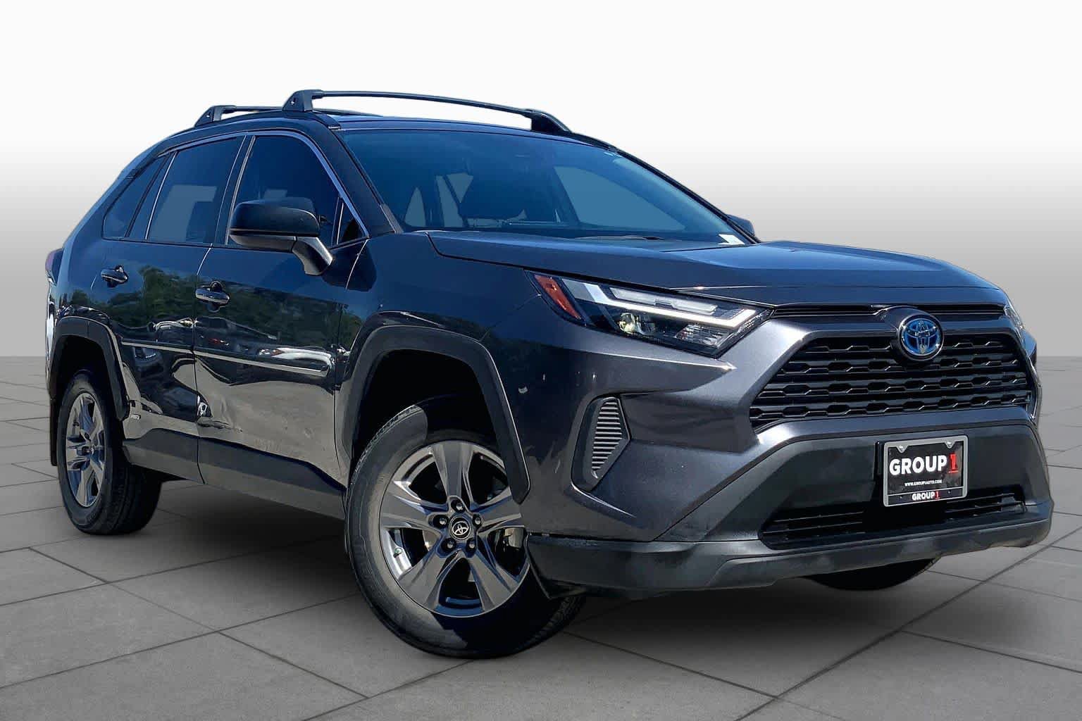 Used 2024 Toyota RAV4 LE AWD/4WD image 3