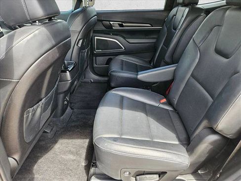 Used 2025 Kia Telluride S image 13