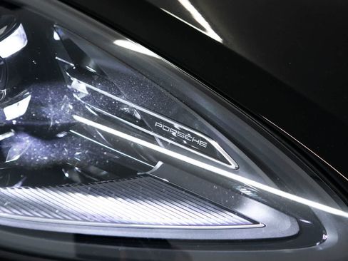 Certified 2023 Porsche Macan S AWD/4WD image 16