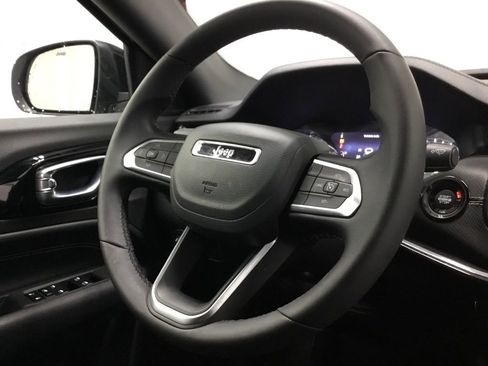 Used 2024 Jeep Compass Latitude w/ Altitude Special Edition AWD/4WD image 31