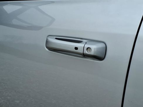 New 2026 RAM 2500 Laramie AWD/4WD image 18