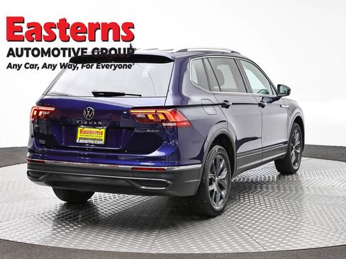Used 2022 Volkswagen Tiguan SE w/ Panoramic Sunroof Package AWD/4WD image 5