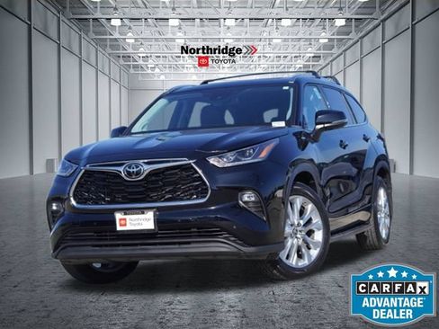 Used 2021 Toyota Highlander Limited FWD image 1