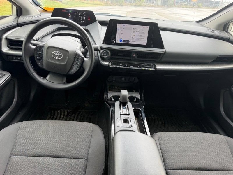 Used 2025 Toyota Prius LE FWD image 8