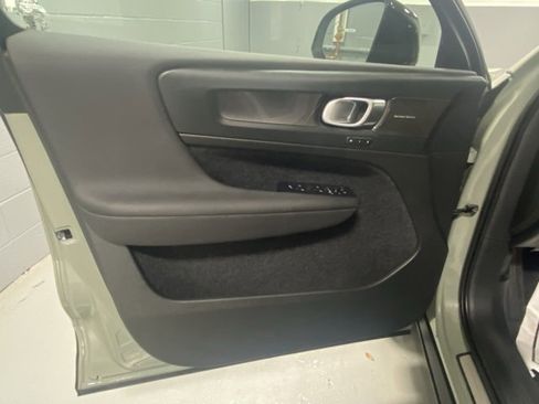 Certified 2023 Volvo C40 P8 Recharge Ultimate w/ Protection Package Premier image 6