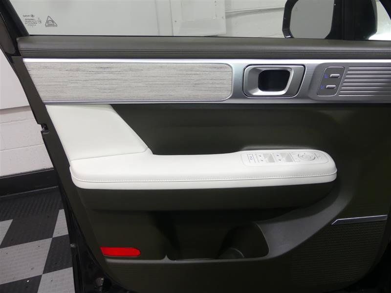 Used 2024 Hyundai Santa Fe Calligraphy AWD/4WD image 18