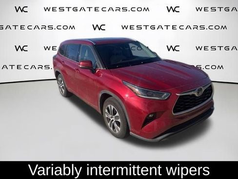 Used 2021 Toyota Highlander XLE image 31