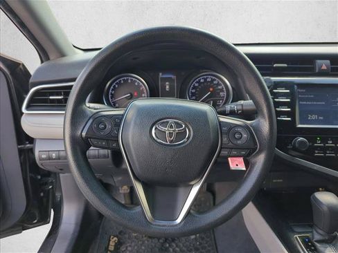 Used 2018 Toyota Camry LE FWD image 13