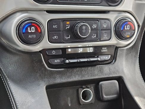 Used 2015 GMC Yukon XL SLE w/ Convenience Package RWD image 24