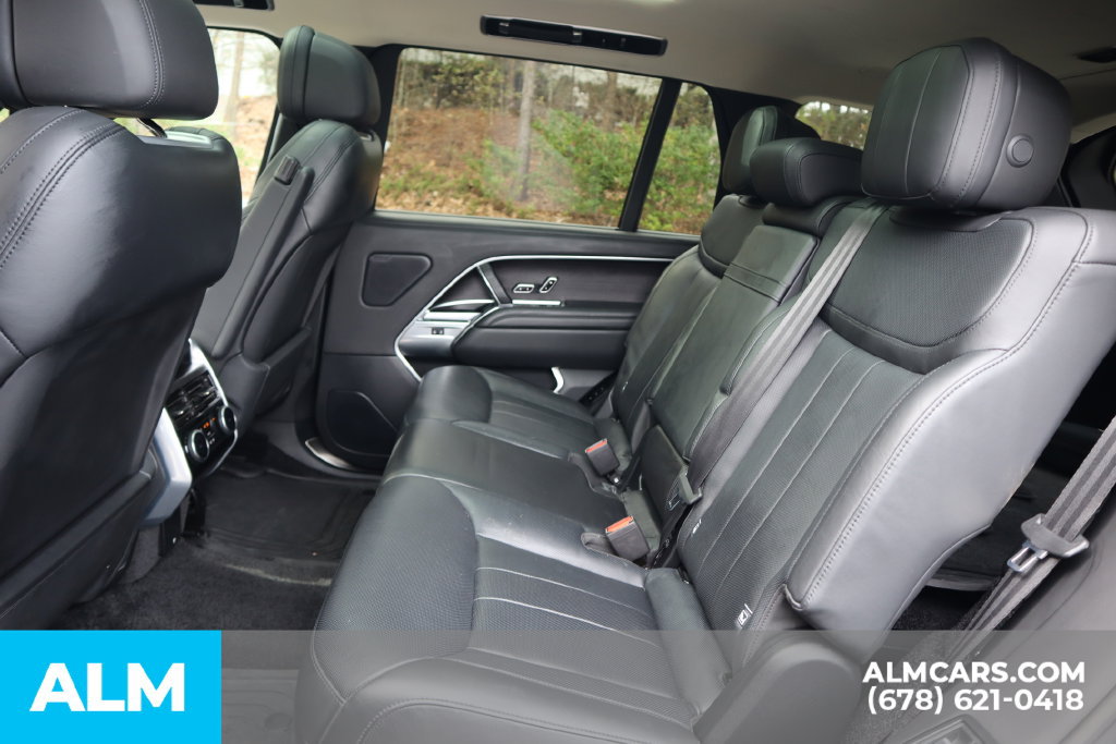 Used 2025 Land Rover Range Rover Long Wheelbase SE AWD/4WD image 17