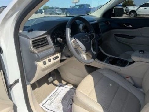 Used 2022 GMC Acadia Denali w/ Denali Ultimate Package AWD/4WD image 2