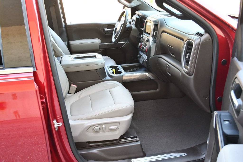 Used 2019 Chevrolet Silverado 1500 LTZ w/ LTZ Premium Package AWD/4WD image 19