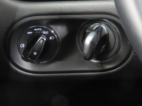 Certified 2026 Porsche Macan AWD/4WD image 23
