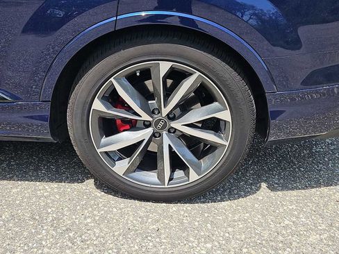 Certified 2023 Audi SQ7 Premium Plus AWD/4WD image 3