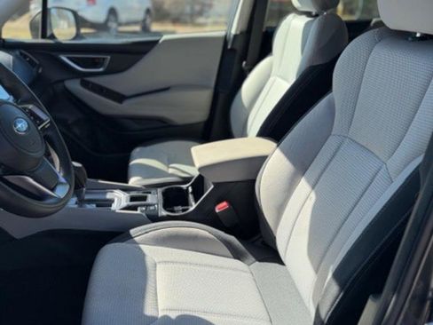 Used 2023 Subaru Forester 2.5i image 12