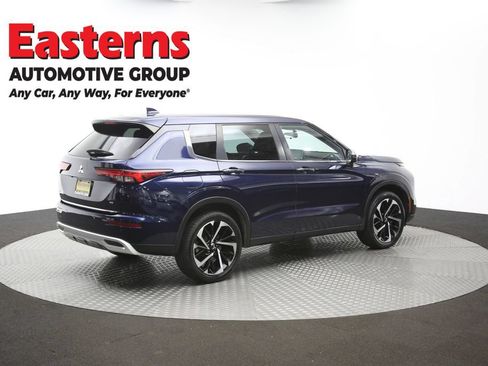 Used 2023 Mitsubishi Outlander SE AWD/4WD image 42