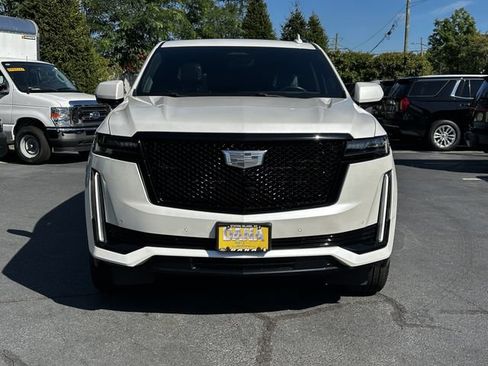 Used 2023 Cadillac Escalade Sport Platinum w/ LPO, ONYX Package AWD/4WD image 2